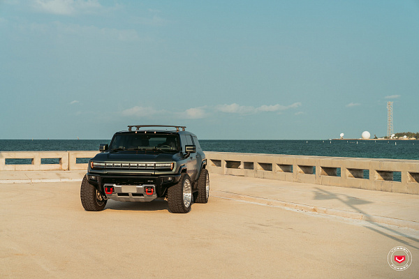 Фото дисков Vossen LCX-04 Глянцевый лак на GMC Hummer EV