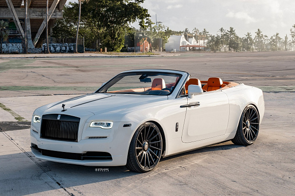 Фото дисков Strasse Wheels SV15T Deep Concave Duoblock RR Черный глянец на Rolls-Royce Ghost I