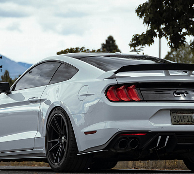 Фото дисков HRE FF04 на Ford Mustang VI