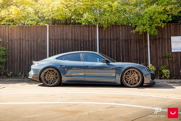 Фото дисков Vossen HF-7 Сатиновая бронза на Porsche Taycan I
