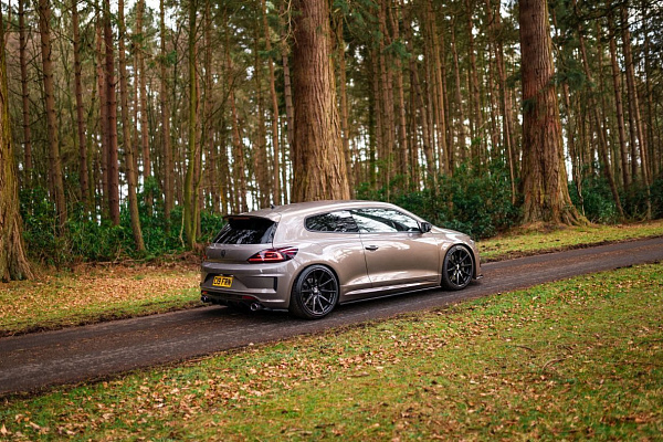 Фото дисков Bola CSR Черный глянец на Volkswagen Scirocco III