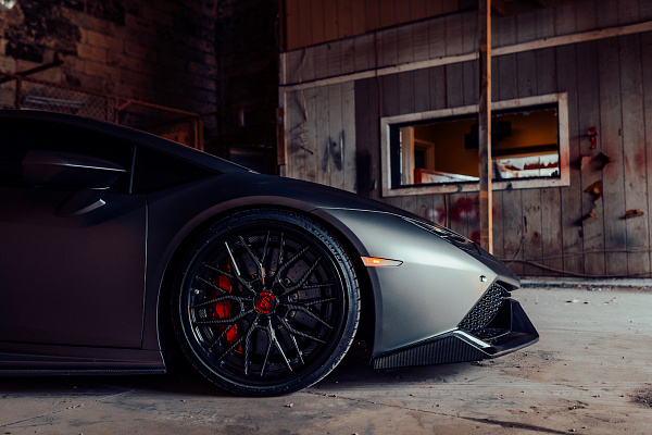 Фото дисков Strasse Wheels SV10M Deep Concave FS Другой цвет на Lamborghini Huracan