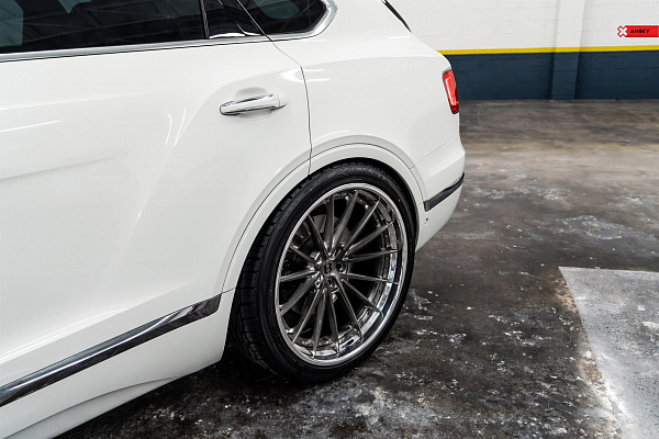 Фото дисков Anrky AN39 Глянцевый темный лак на Bentley Bentayga