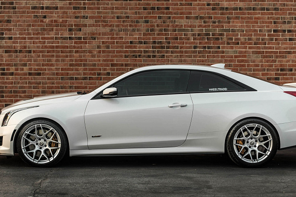 Фото дисков HRE FF01 Серебро на Cadillac ATS