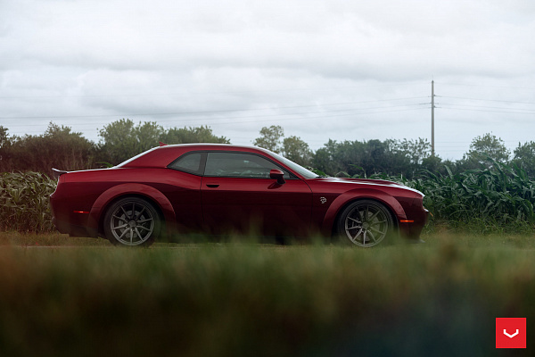 Фото дисков Vossen HF-3 Сатиновый графит на Dodge Challenger III