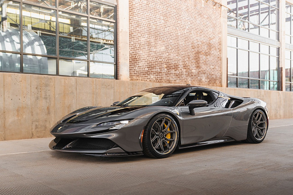 Фото дисков Brixton Forged CM5-RS Сатиновый графит на Ferrari SF90