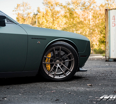 Фото дисков MRR M392 на Dodge Challenger III