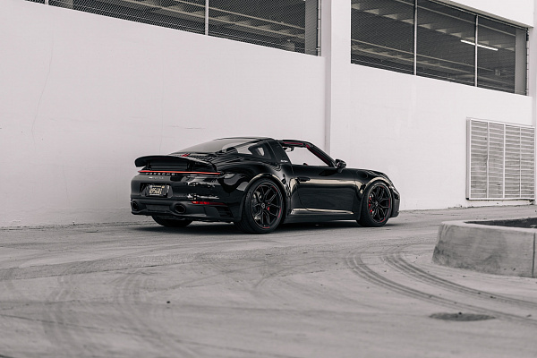Фото дисков Brixton Forged CM5-RS Черный матовый на Porsche 911 VIII