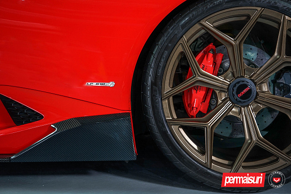 Фото дисков NOVITEC NL4 Сатиновая бронза на Lamborghini Huracan