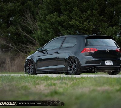 Фото дисков BC Forged HCS21 на Volkswagen Golf VII