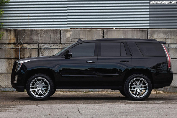 Фото дисков HRE P161 Глянцевый лак на Cadillac Escalade IV