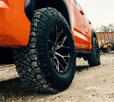 Фото дисков Vossen HF6-4 на Toyota Sequoia III