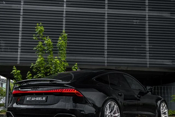 Фото дисков ST Wheels ST9 Полированный лак на Audi A/RS 7 (4K)