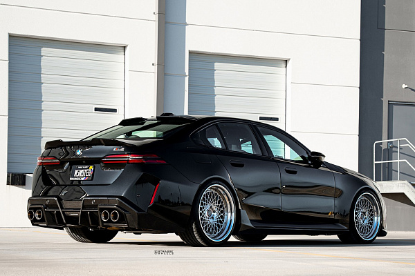 Фото дисков Strasse Wheels SC20 Track Глянцевый лак на BMW 5/M5 (G60/G90)