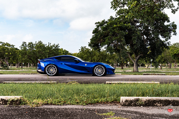 Фото дисков Vossen S21-02 Глянцевый лак на Ferrari 812