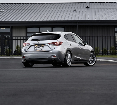 Фото дисков Rotiform FLG на Mazda 3 III