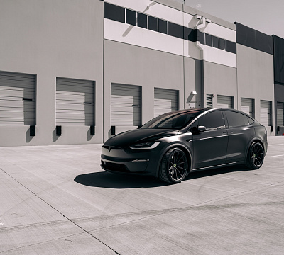 Фото дисков Brixton Forged R11-R на Tesla Model X