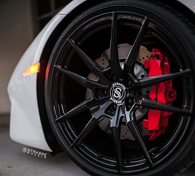 Фото дисков Strasse Wheels SV1 Deep Concave Monoblock на Lamborghini Huracan