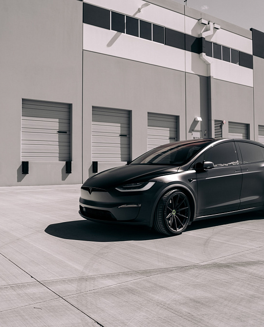 Фото дисков R11-R Черный матовый на Tesla Model X
