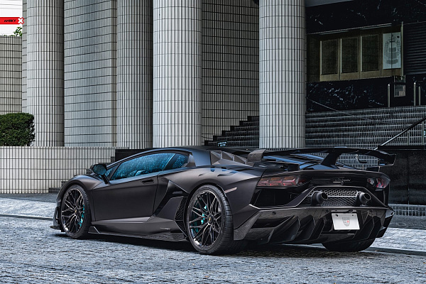 Фото дисков Anrky S1-X1 Глянцевый темный лак на Lamborghini Aventador