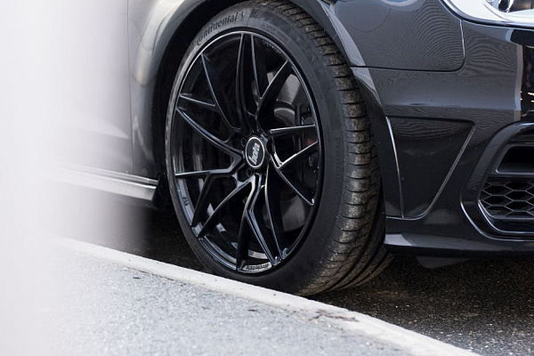 Фото дисков Bola FLR Черный глянец на Audi A/S/RS 3 (8V)