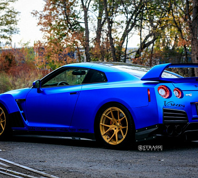 Фото дисков Strasse Wheels SM5R Deep Concave Monoblock на Nissan GT-R