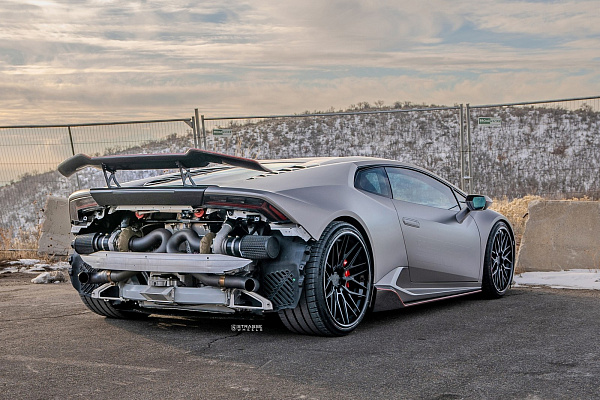 Фото дисков Strasse Wheels SV10M Deep Concave FS Черный сатин на Lamborghini Huracan