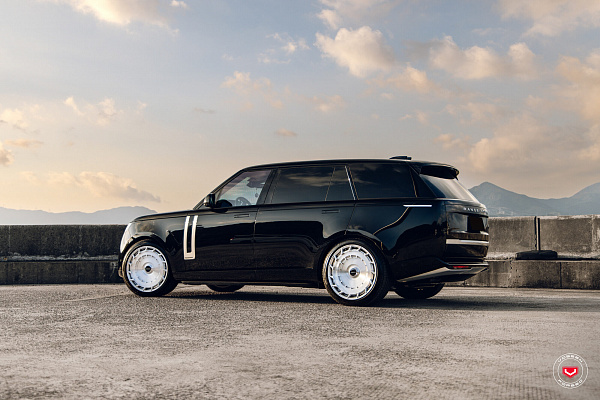 Фото дисков Vossen LC3-11T Глянцевый лак на Land Rover Range Rover V