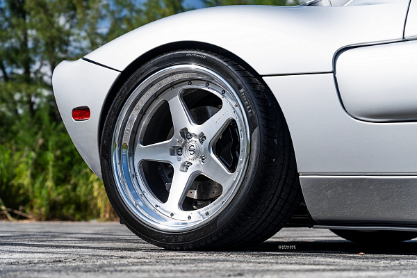 Фото дисков Strasse Wheels S5 Track Глянцевый лак на Ford GT I