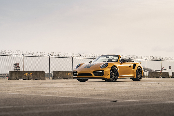 Фото дисков Strasse Wheels SV10 Deep Concave FS Черный матовый на Porsche 911 VII