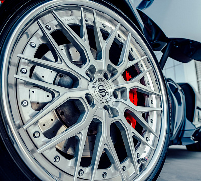 Фото дисков Strasse Wheels SV10M Deep Concave FS на McLaren 650S