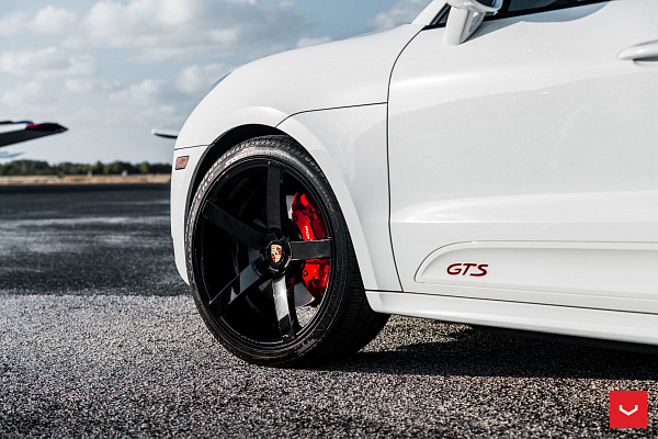 Фото дисков Vossen CV3 Черный глянец на Porsche Macan I