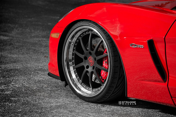 Фото дисков Strasse Wheels R10 Performance Другой цвет на Chevrolet Corvette C6
