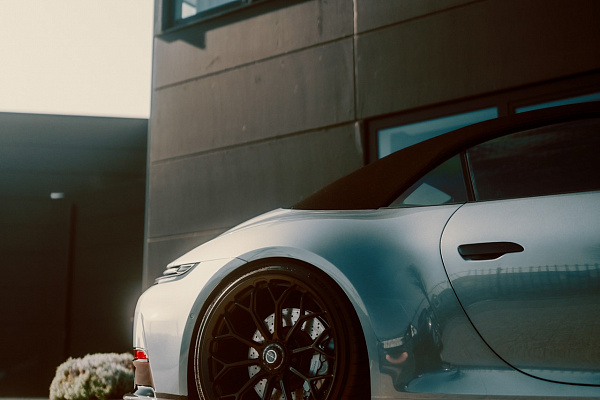 Фото дисков Brixton Forged CM6-RS Черный сатин на Porsche 911 VIII