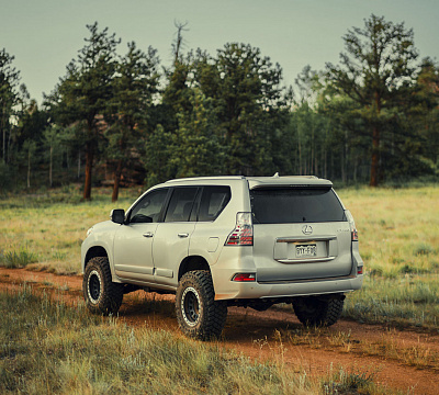 Фото дисков Black Rhino PRIMM на Lexus GX II