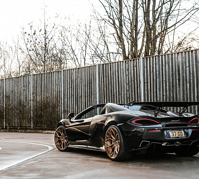 Фото дисков Brixton Forged PF10 на McLaren 570S