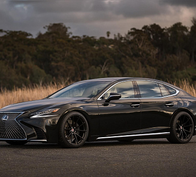 Фото дисков HRE P204 на  Lexus LS V