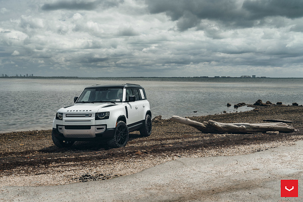 Фото дисков Vossen HF-7 Черный глянец на Land Rover Defender II