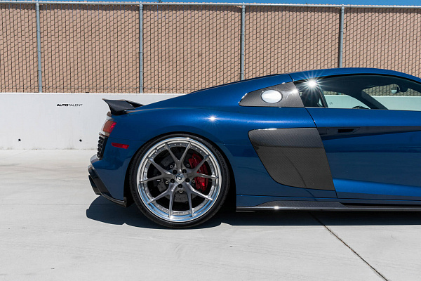 Фото дисков HRE S101 Глянцевый темный лак на Audi R8 (4S)