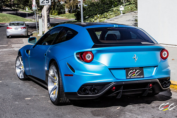 Фото дисков CEC C884 Глянцевый лак на Ferrari FF
