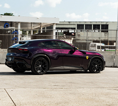 Фото дисков HRE P204 на Ferrari Purosangue