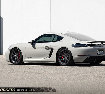 Фото дисков BC Forged RZ25 на Porsche Cayman II