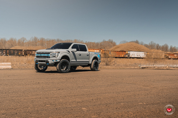 Фото дисков Vossen VFX-04 Черный глянец на Ford F-150 XIV