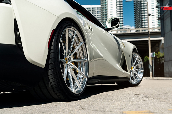 Фото дисков Anrky AN28 Полированный лак на Ferrari 812