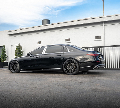 Фото дисков Strasse Wheels SV15T Deep Concave FS на Mercedes-Benz S-Class (W223)
