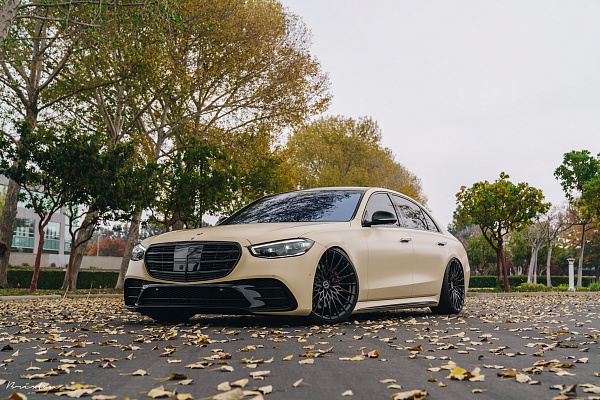 Фото дисков Brixton Forged HS1 Черный глянец на Mercedes-Benz S-Class (W223)