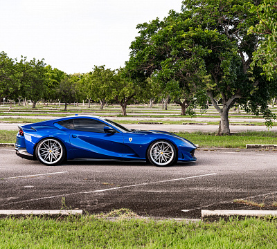 Фото дисков Vossen S21-02 на Ferrari 812