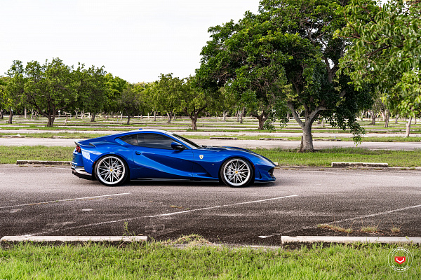 Фото дисков Vossen S21-02 Глянцевый лак на Ferrari 812