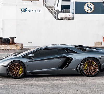 Фото дисков Strasse Wheels SV10M Track на Lamborghini Aventador