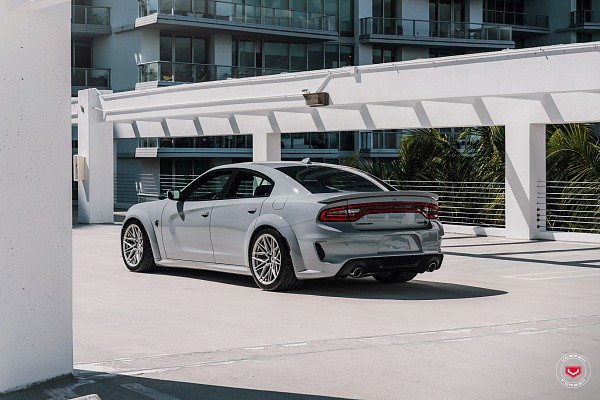 Фото дисков Vossen EVO-5R Глянцевый лак на Dodge Charger VII